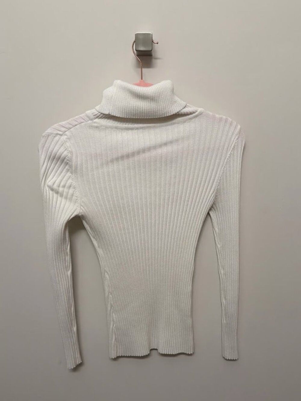 Off-White Ribbed Turtleneck Sweater - Picture 6 of 6